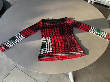 Zwart/rood/wit gestipte Comma top , maat 36 beschikbaar voor biedingen