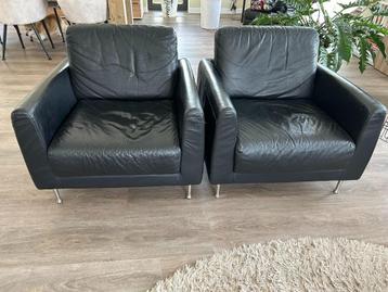 2 Stuks Zwart Lederen stoelen beschikbaar voor biedingen
