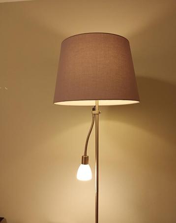 Staande lamp – stijlvol en sfeervol beschikbaar voor biedingen