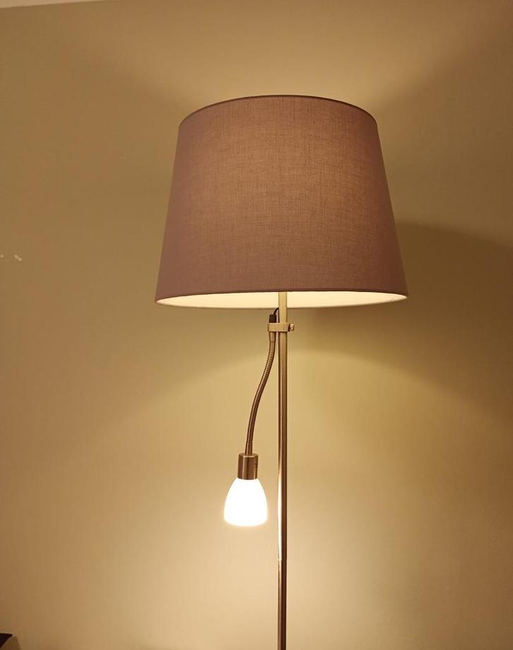Staande lamp – stijlvol en sfeervol, Huis en Inrichting, Lampen | Vloerlampen, Zo goed als nieuw, 150 tot 200 cm, Ophalen