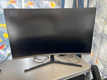 Samsung 32" Curved Monitor beschikbaar voor biedingen