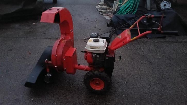 Werktuigdrager bladzuiger Fort micro 2000. Honda Gx160., Tuin en Terras, Bladblazers, Gebruikt, Handgedragen, Benzine, Met neuswiel
