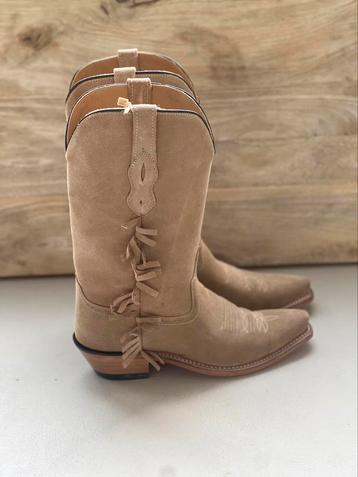 Bootstock cowboylaarzen Ruffle woman 39 beschikbaar voor biedingen