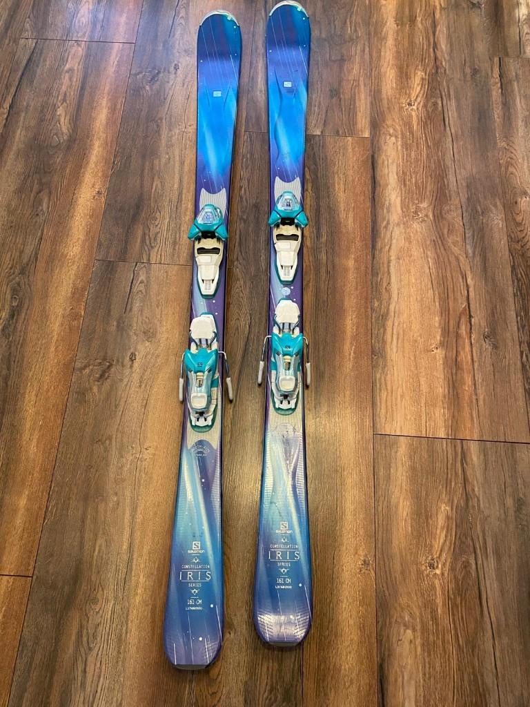 Salomon dames ski's 161cm (constellation Iris) - gebruikt, Sport en Fitness, Skiën en Langlaufen, Ophalen, 160 tot 180 cm, Gebruikt