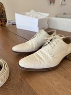 Roka ivoor schoenen maat 41 + ivoor riem, Wit, Ophalen of Verzenden, Zo goed als nieuw, ROKA