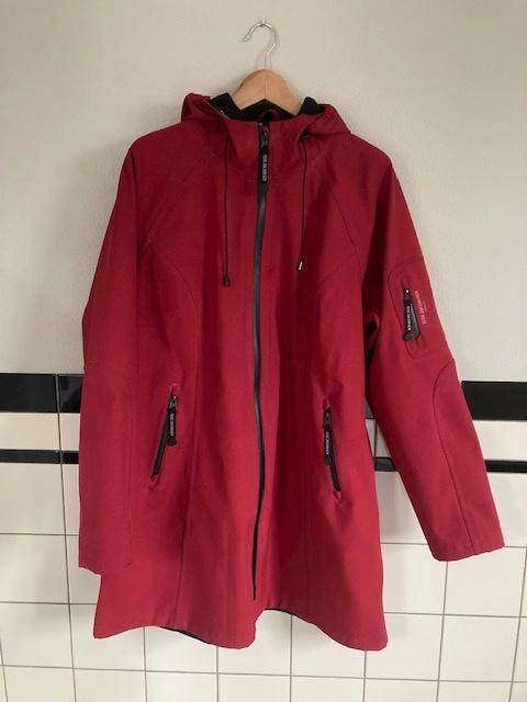 Regenjas Ilse Jacobson, Kleding | Dames, Jassen | Zomer, Gedragen, Maat 46/48 (XL) of groter, Rood, Ophalen of Verzenden