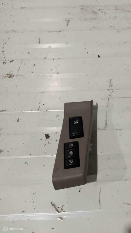 Raamschakelaar Renault Master 7700351692G, Auto-onderdelen, Dashboard en Schakelaars, Gebruikt, Ophalen of Verzenden