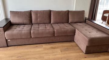 Hoekslaapbank met opbergruimte (rookvrij) beschikbaar voor biedingen