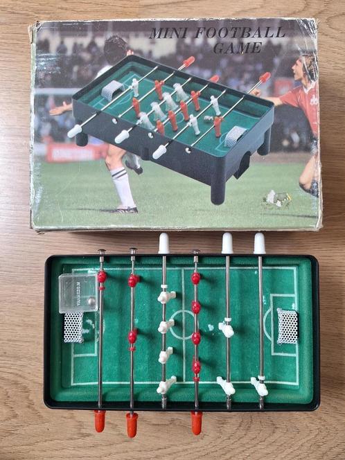 Spel: Mini Football Game, Hobby en Vrije tijd, Gezelschapsspellen | Bordspellen, Zo goed als nieuw, Een of twee spelers, Ophalen of Verzenden