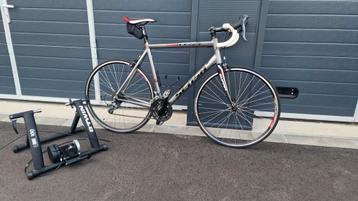 Sensa Umbrie racefiets + Btwin In'Ride fietstrainer beschikbaar voor biedingen