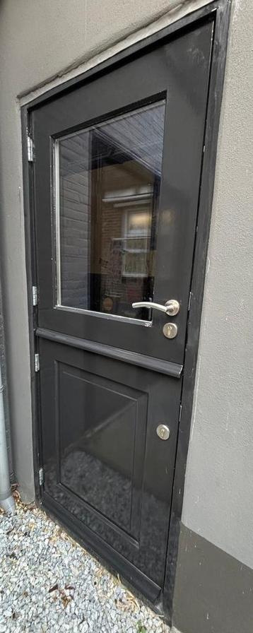 Boerderij deur 2 delen beschikbaar voor biedingen