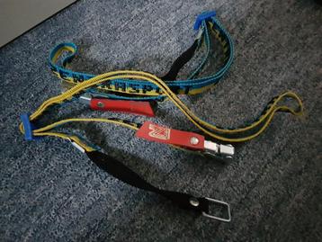 Skistraps Zentrasport - voor het bijelkaar houden van ski's beschikbaar voor biedingen