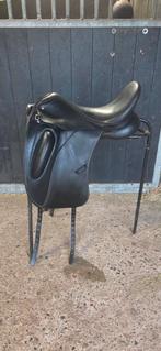 Custom gemini dressuurzadel 17,5 inch, Dieren en Toebehoren, Paarden en Pony's | Zadels, Ophalen, Zo goed als nieuw, Dressuur