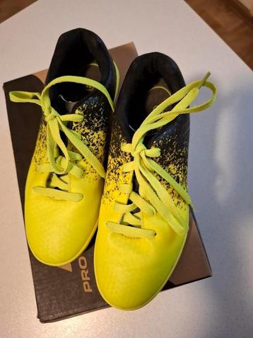 Sportschoenen maat 35 als nieuw beschikbaar voor biedingen