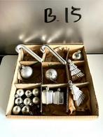 Set zilveren kunststof kerstballen ornamenten bonte hangers, Ophalen of Verzenden, Zo goed als nieuw