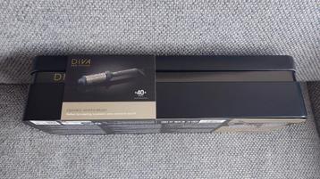Diva pro styling ceramische verwarmde borstel beschikbaar voor biedingen