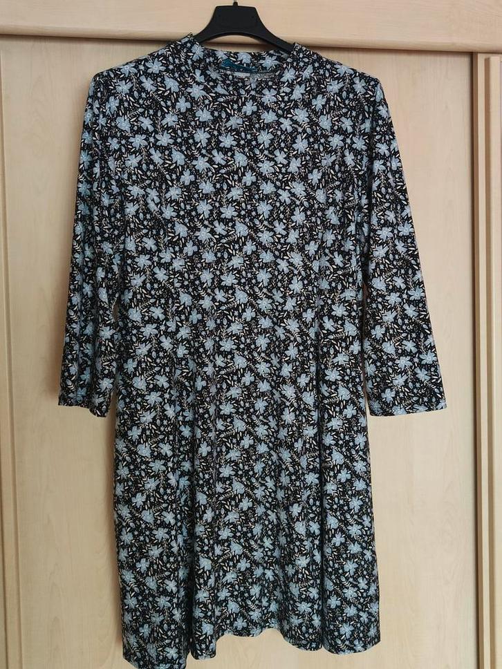 Bloemenjurk Primark Maat 46 - Zachte Stof, Kleding | Dames, Jurken, Zo goed als nieuw, Maat 46/48 (XL) of groter, Boven de knie