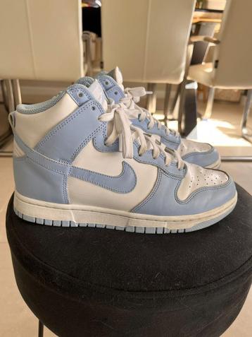 Nike dunk high white/ almuminum Maat 39 (5.5) 