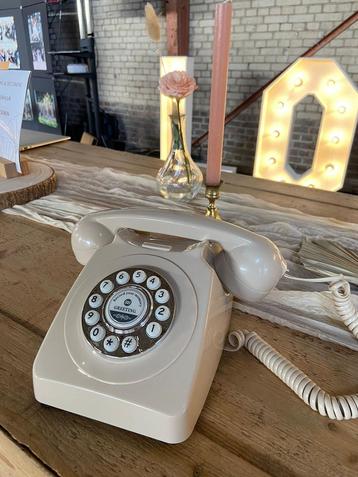 Trouwtelefoon audiogastenboek te huur wit of beige beschikbaar voor biedingen