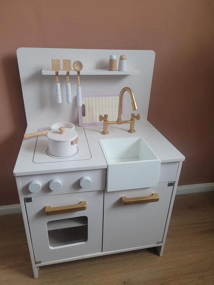 Leuke Petite Amelie Speelkeuken Roze met Accessoires, Kinderen en Baby's, Speelgoed | Speelkeukens, Gebruikt, Speelkeuken, Hout