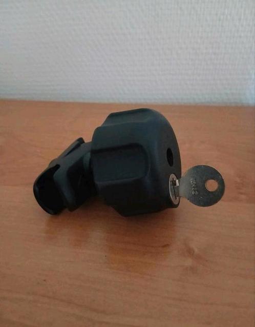 Ram mount klem met slot !!! (universeel) tomtom nuvi garmin, Motoren, Accessoires | Navigatiesystemen, Zo goed als nieuw, Ophalen of Verzenden