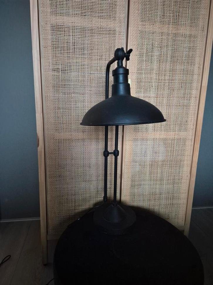 Zwarte Industriële Lamp - Goede Staat!, Huis en Inrichting, Lampen | Vloerlampen, Zo goed als nieuw, Minder dan 100 cm, Metaal