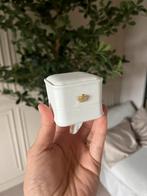 Gouden Ring met Doosje, Sieraden, Tassen en Uiterlijk, Ringen, IJzer of Staal, Ophalen of Verzenden, Zo goed als nieuw, Dame