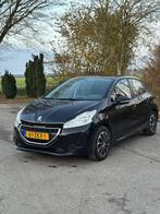 Peugeot 208 met gereviseerde motor en nieuwe CarPlay, Auto's, Voorwielaandrijving, 1199 cc, Zwart, Origineel Nederlands