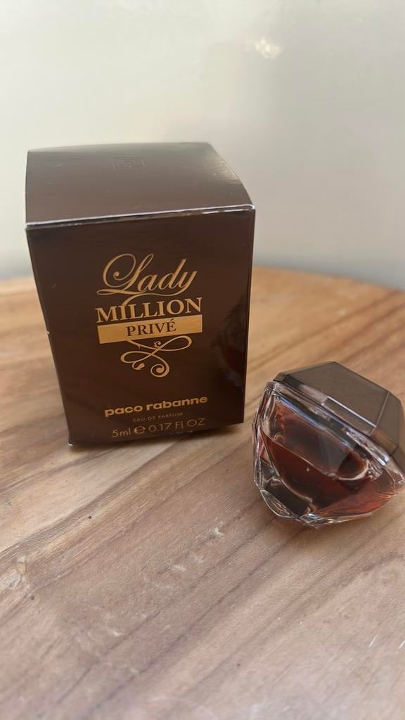 Lady million miniatuur, Sieraden, Tassen en Uiterlijk, Uiterlijk | Parfum, Ophalen, Zo goed als nieuw