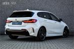 BMW 1 Serie 118i Aut. | M-Sport | Live Cockpit | Panorama |, Auto's, BMW, Gebruikt, Met garantie (alle), Leder en Stof, Wit