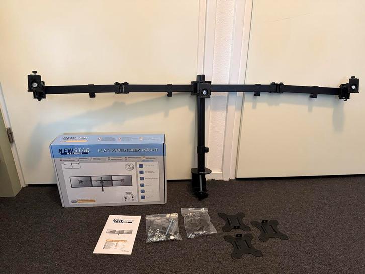 NewStar Monitor Arm - Triple Monitor, Computers en Software, Monitoren, Zo goed als nieuw, 60 Hz of minder, DisplayPort, Gaming