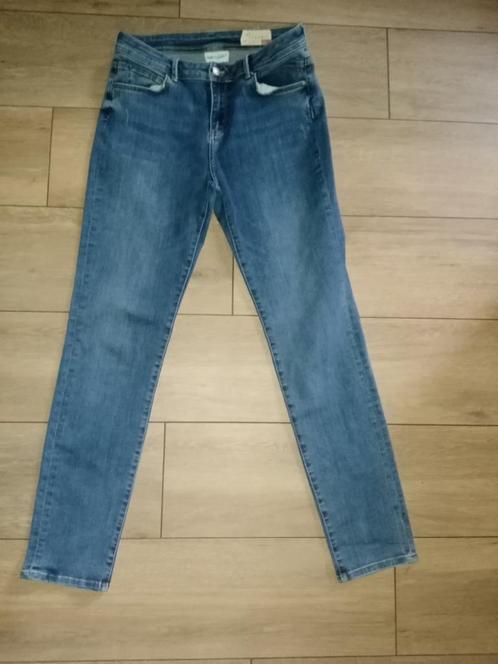 Esprit spijkerbroek maat 40, Kleding | Dames, Spijkerbroeken en Jeans, Zo goed als nieuw, W30 - W32 (confectie 38/40), Blauw, Ophalen of Verzenden