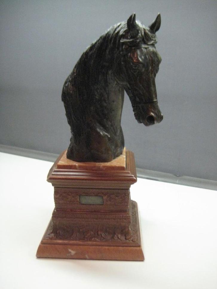 Paardenhoofd op sokkel., Antiek en Kunst, Antiek | Koper en Brons, Ophalen of Verzenden