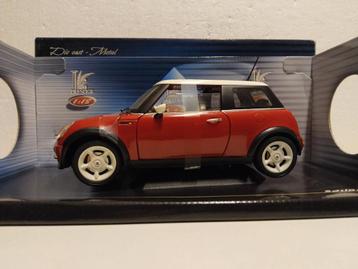 New Mini Cooper red/white Solido metal 1:18 KRD beschikbaar voor biedingen