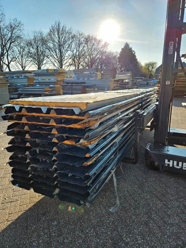 B-keus restpartij sandwich dakpanelen, Doe-het-zelf en Verbouw, Platen en Panelen, Zo goed als nieuw, Overige materialen, 20 tot 50 mm