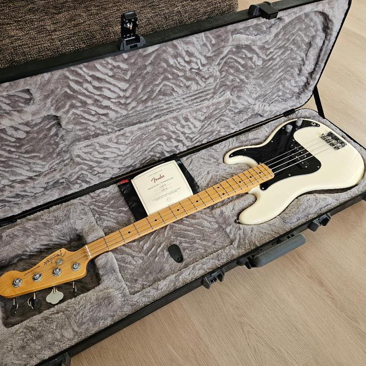 Fender Precision American Pro ii, Muziek en Instrumenten, Snaarinstrumenten | Gitaren | Bas, Zo goed als nieuw, Elektrisch, Ophalen