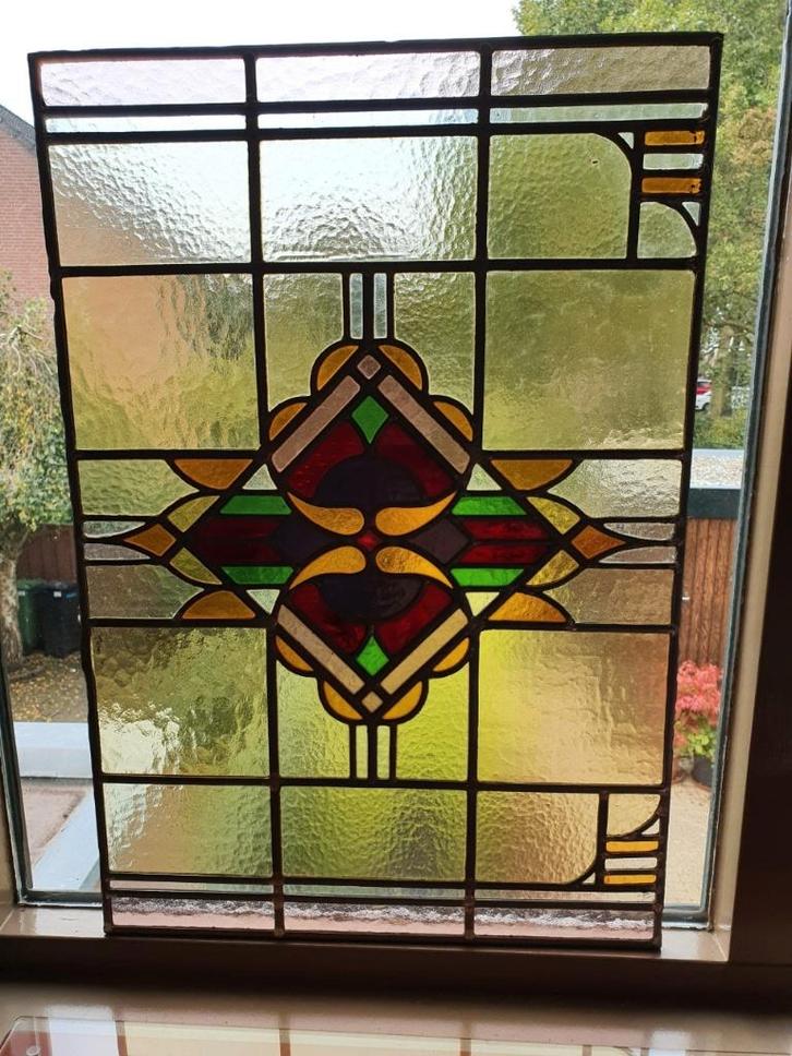 Prachtig kleurrijk paneel met paars, rosé en geel (1.15), Antiek en Kunst, Antiek | Glas en Kristal, Ophalen