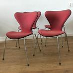 4 Fritz Hansen 3107 vlinder stoel gestoffeerd zwart rood, Huis en Inrichting, Stoelen, Ophalen, Gebruikt, Nvt, Eén