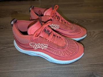 Nike Cosmic Unity 3 - Maat 45 beschikbaar voor biedingen