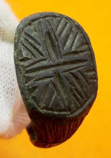 Zeldzame authentieke ridder ring 14e eeuw +ster Bethlehem beschikbaar voor biedingen