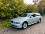 BMW 5-Serie 2.2 I 520 Touring AUT 2002 Grijs, Achterwielaandrijving, Zwart, Stationwagon, Particulier