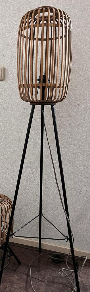 Leen Bakker Woodrow Vloerlamp, Huis en Inrichting, Lampen | Vloerlampen, Zo goed als nieuw, 150 tot 200 cm, Hout, Ophalen