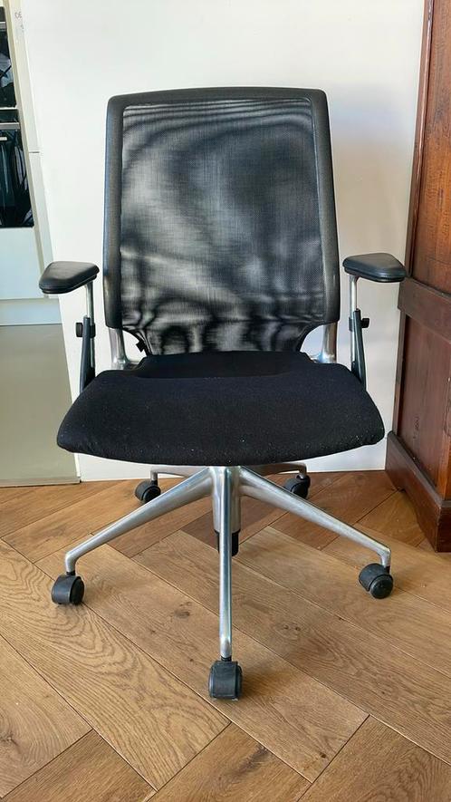 Ergonomische bureaustoel Vitra Meda, Huis en Inrichting, Bureaustoelen, Zo goed als nieuw, Zwart, Ophalen