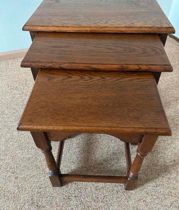Vintage Bijzettafels - Set van 3 beschikbaar voor biedingen