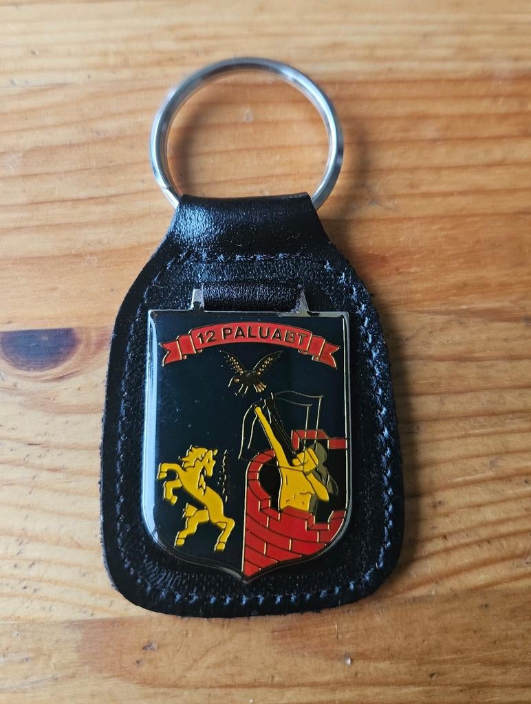 Borstzakhanger 12 Pantser Luchtdoelartilleriebatterij, Ophalen of Verzenden, Landmacht, Nederland, Embleem of Badge