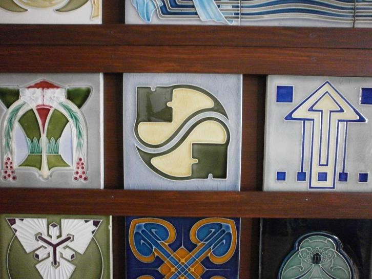 Art nouveau / Jugendstil tegel, Antiek en Kunst, Antiek | Wandborden en Tegels, Ophalen of Verzenden