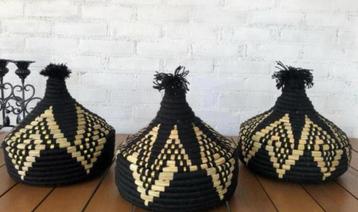 Prachtige Marokkaanse berber bohemian pom pom zeegras manden beschikbaar voor biedingen