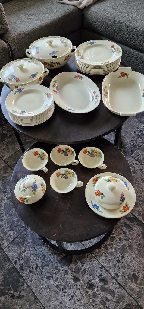 Petrus Regout,  "VORM REGINA", Antiek en Kunst, Antiek | Keramiek en Aardewerk, Ophalen