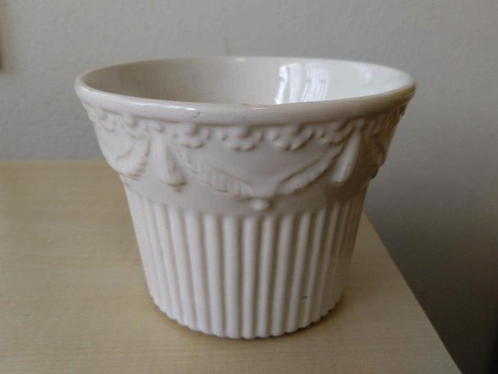 Retro vintage bloempot wit diam. 12,5 cm, Tuin en Terras, Bloempotten, Gebruikt, Aardewerk, Binnen, Minder dan 40 cm, Minder dan 25 cm