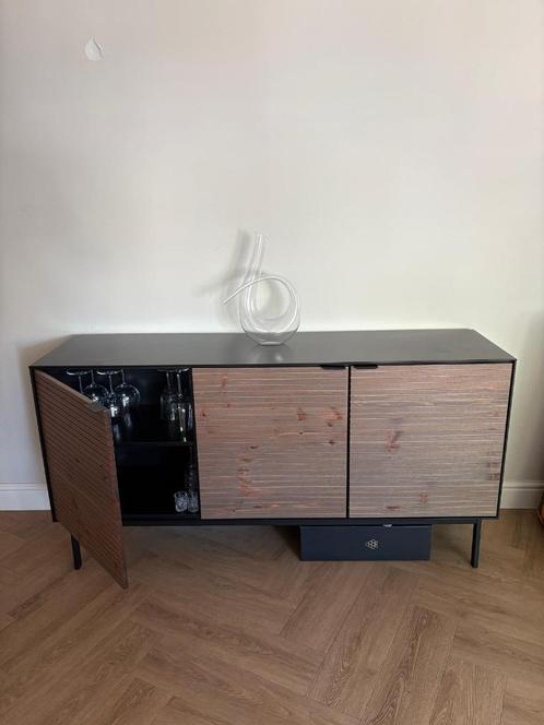 Dressoir 3-deurs, Huis en Inrichting, Kasten | Dressoirs, Zo goed als nieuw, 100 tot 150 cm, 25 tot 50 cm, Met deur(en), Met plank(en)